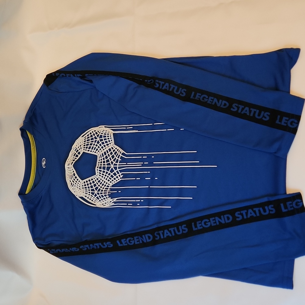Boys size 18 long sleeve athletic shirt